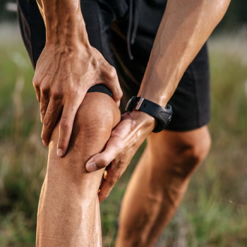 Warum die Knie knacken: Ursachen, Begleiterscheinungen und Lösungsansätze